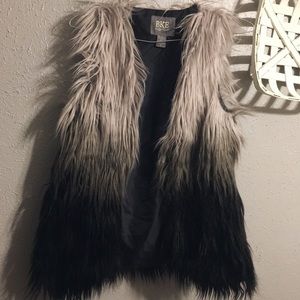 Buckle Faux Fur Vest Gray and Black Ombré